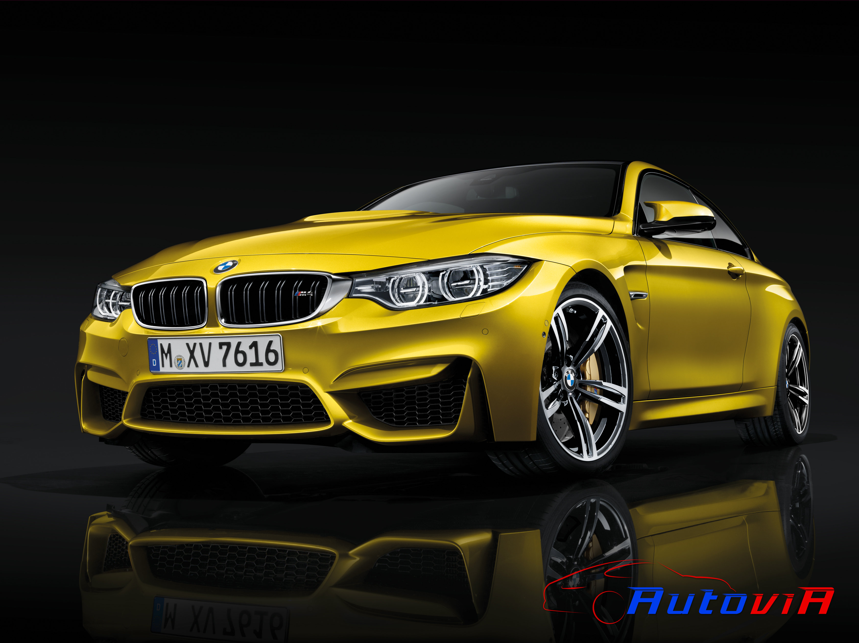 bmw-m4-coup-2013-23